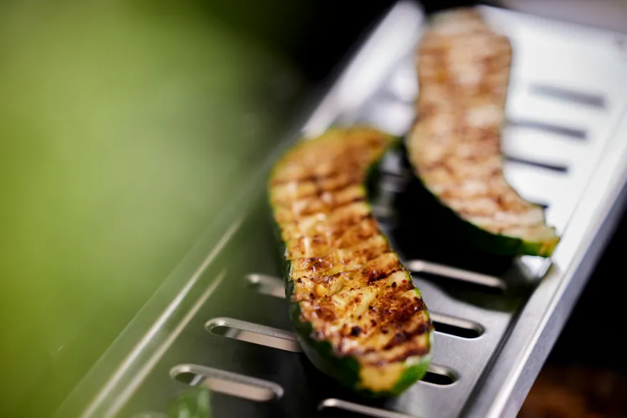 Gassgrill med 4 brennere og bakbrenner – Grillexpert