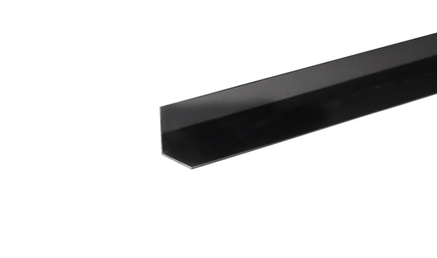 Vinkellist svart pvc - 25 x 25 mm x 2 m